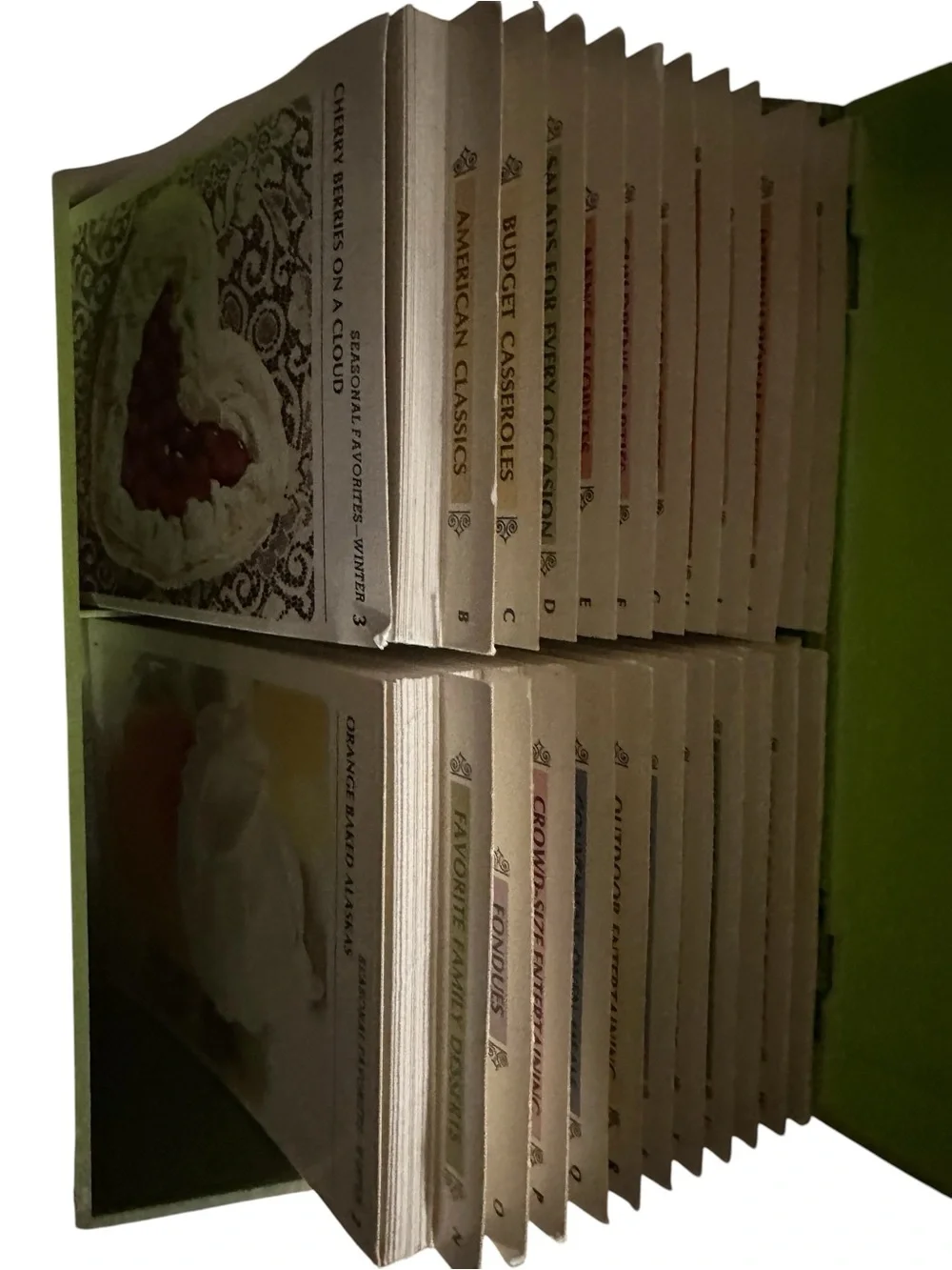 Vintage Betty Crocker Recipe Card Library – Green Plastic Storage Box